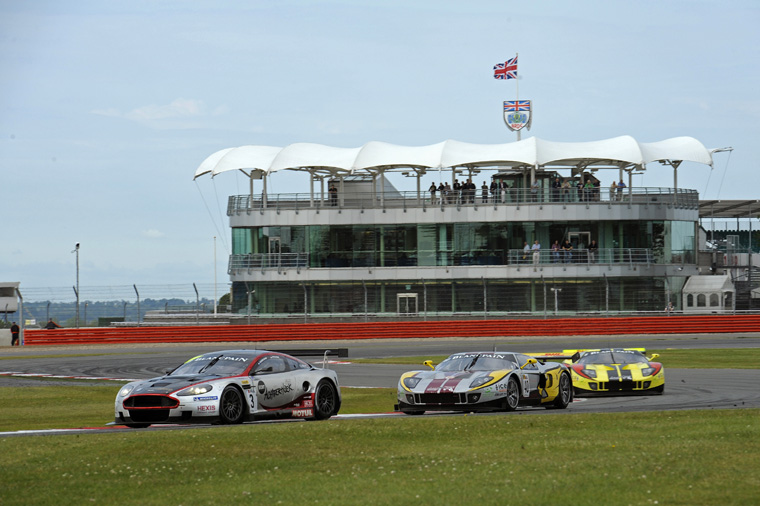 Aston Martin DBR9 & Ford GT Race Scene Picture